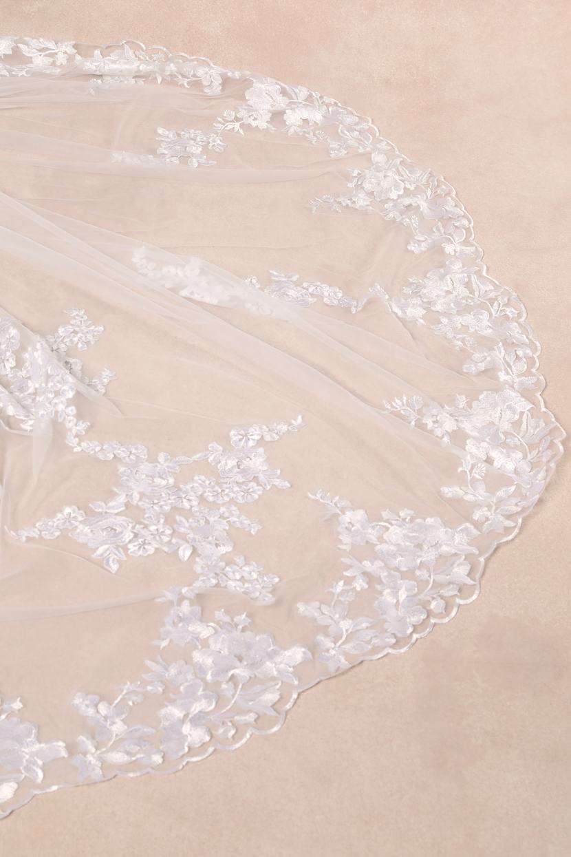 Nima White Mesh Embroidered Long Veil Amazon.com: Colorful Floral Edge Bridal Veil with Comb  main image 4