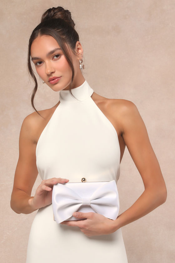 Karol White Bow Clutch 1