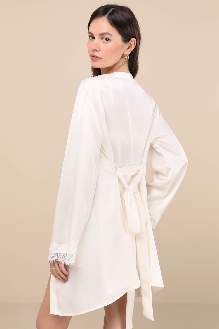 Sahalie Champagne Satin Lace Short Robe