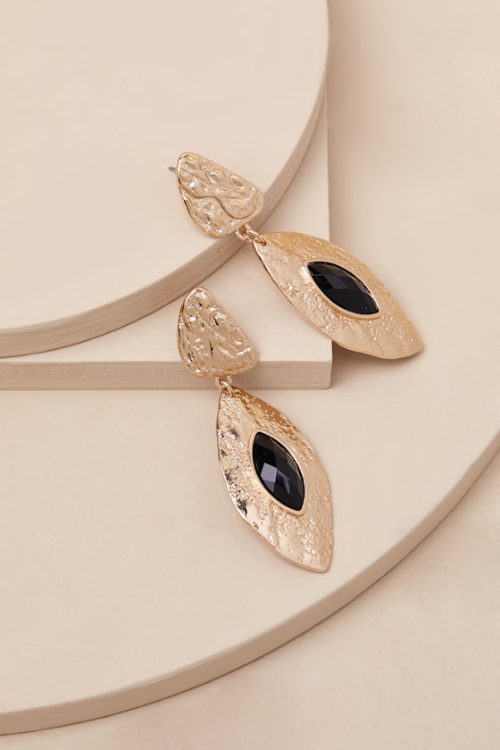 LULUS FERAY GOLD AND BLACK HAMMERED DROP EARRINGS