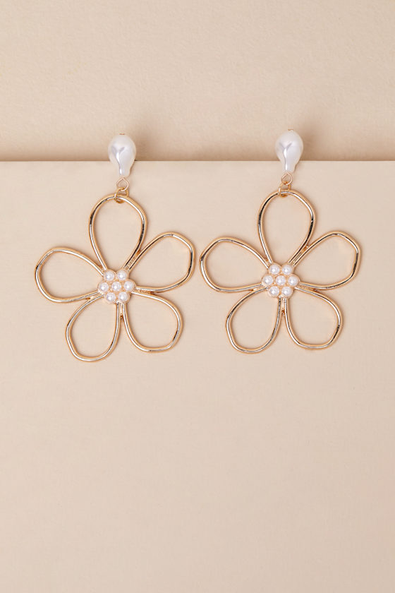 Shop Lulus Elske Gold Pearl Flower Earrings