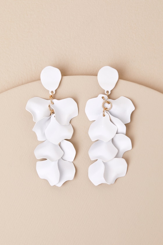 LULUS GENMEI WHITE FLOWER DROP EARRINGS