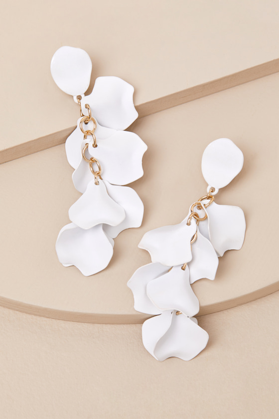 LULUS GENMEI WHITE FLOWER DROP EARRINGS