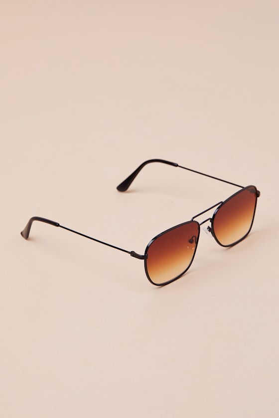 Lulus Gabryle Black And Brown Aviator Sunglasses In Black