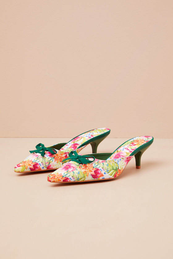 Lulus Rosalyne Floral Pointed-toe Kitten Heel Mule Pumps In White