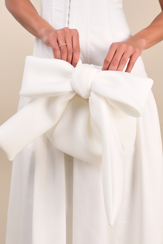 Bowie Ivory Bow Handbag 1