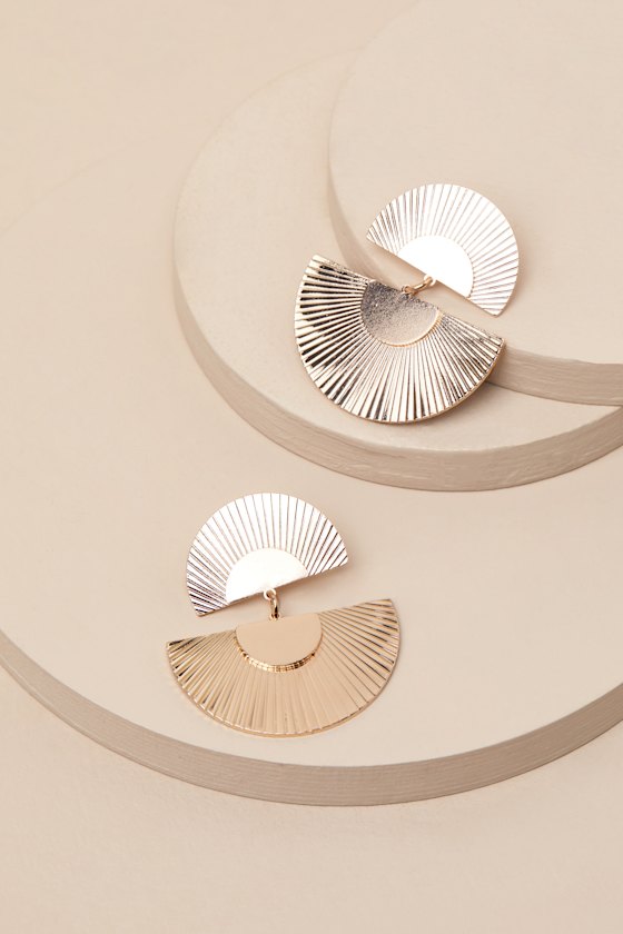 LULUS NEESA GOLD GEOMETRIC STATEMENT EARRINGS