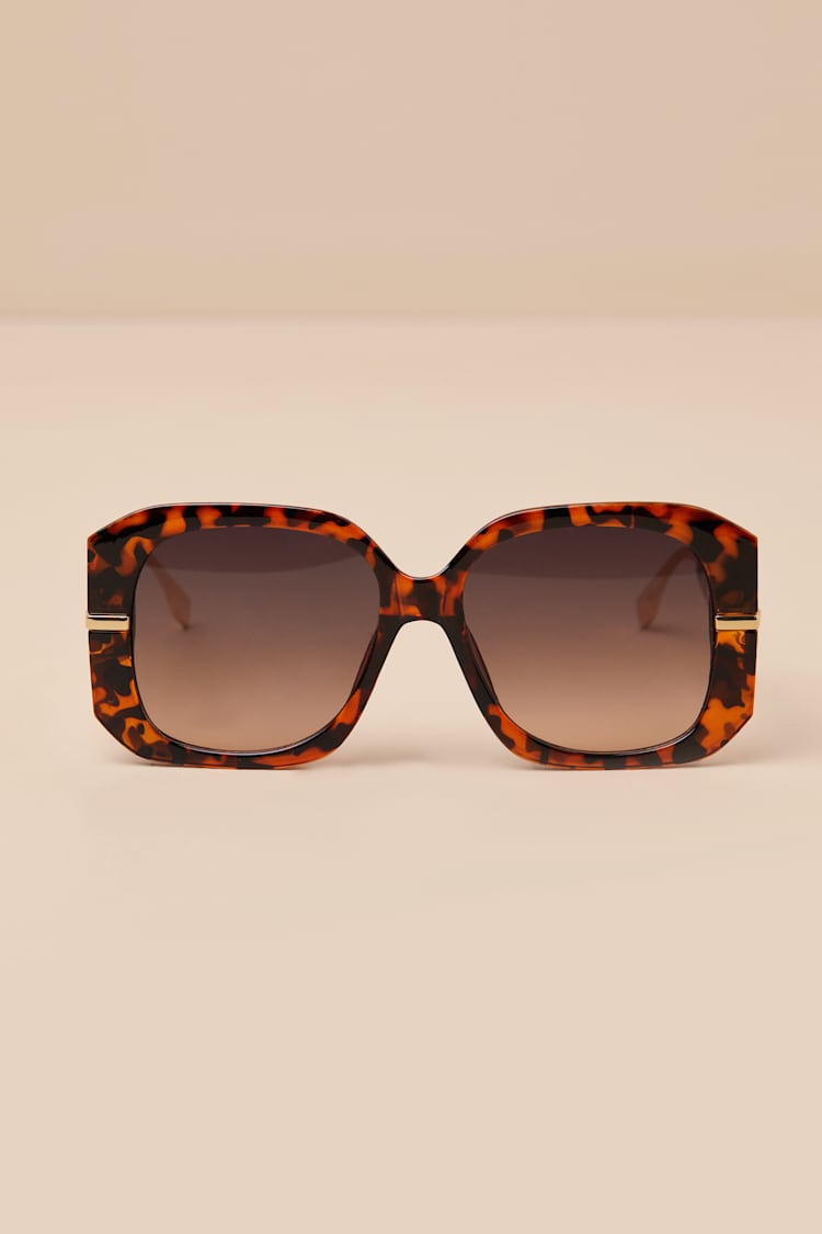 Brown Tortoiseshell Sunglasses - Oversized Square Sunglasses  display picture 2