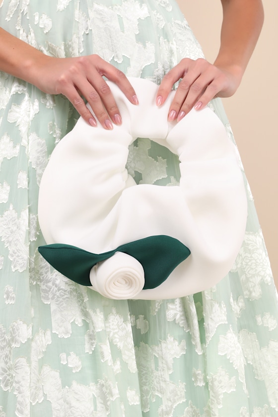 Fondant Ivory Scrunched Rosette Bag 6