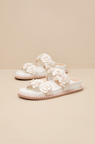 Sherla White Raffia Floral Applique Slide Sandals 1