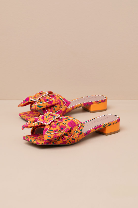 BETSEY JOHNSON GARNET ORANGE FLORAL PEARL BOW SLIDE SANDALS