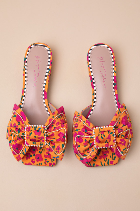 BETSEY JOHNSON GARNET ORANGE FLORAL PEARL BOW SLIDE SANDALS
