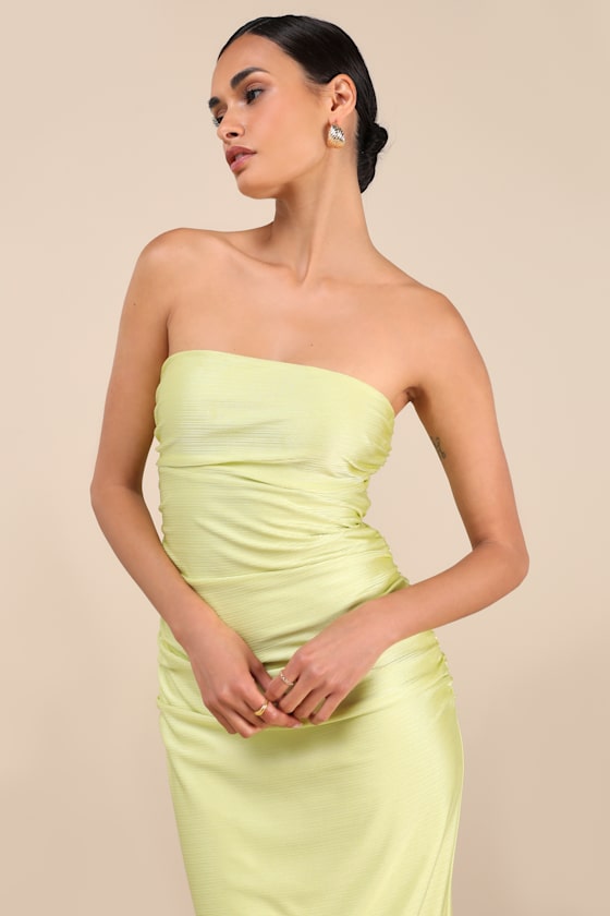 LULUS GORGEOUS REPUTATION LIME GREEN STRAPLESS RUCHED MIDI DRESS