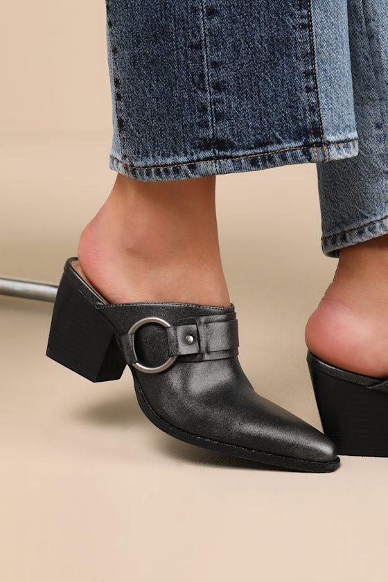 Filippa Black Pointed-Toe O-Ring Mules 1