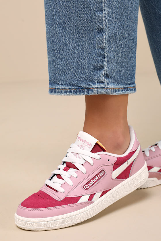 【Reebok】◆大人気◆クラブ C 85 ビンテージ- ピンク◆GY4967◆ Reebok Club C Revenge II - Pink Lace-Up Sneakers - Suede