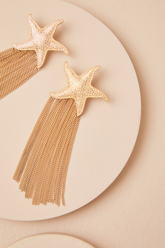 LULUS NEREUS GOLD STARFISH FRINGE STATEMENT EARRINGS