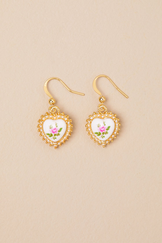 LULUS COMPLETELY LOVELY 14KT GOLD VINTAGE HEART EARRINGS