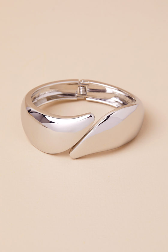 LULUS ABSTRACT ATTITUDE SILVER CUFF BRACELET
