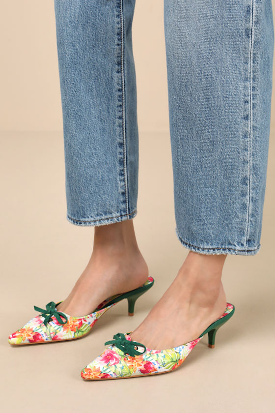 Lulus Rosalyne Floral Pointed-toe Kitten Heel Mule Pumps In White