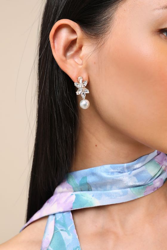 LULUS GRISELDA GOLD RHINESTONE PEARL DROP EARRINGS