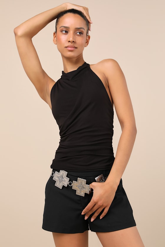 Lulus Willene Silver Etched Cross Concho Belt In Silver