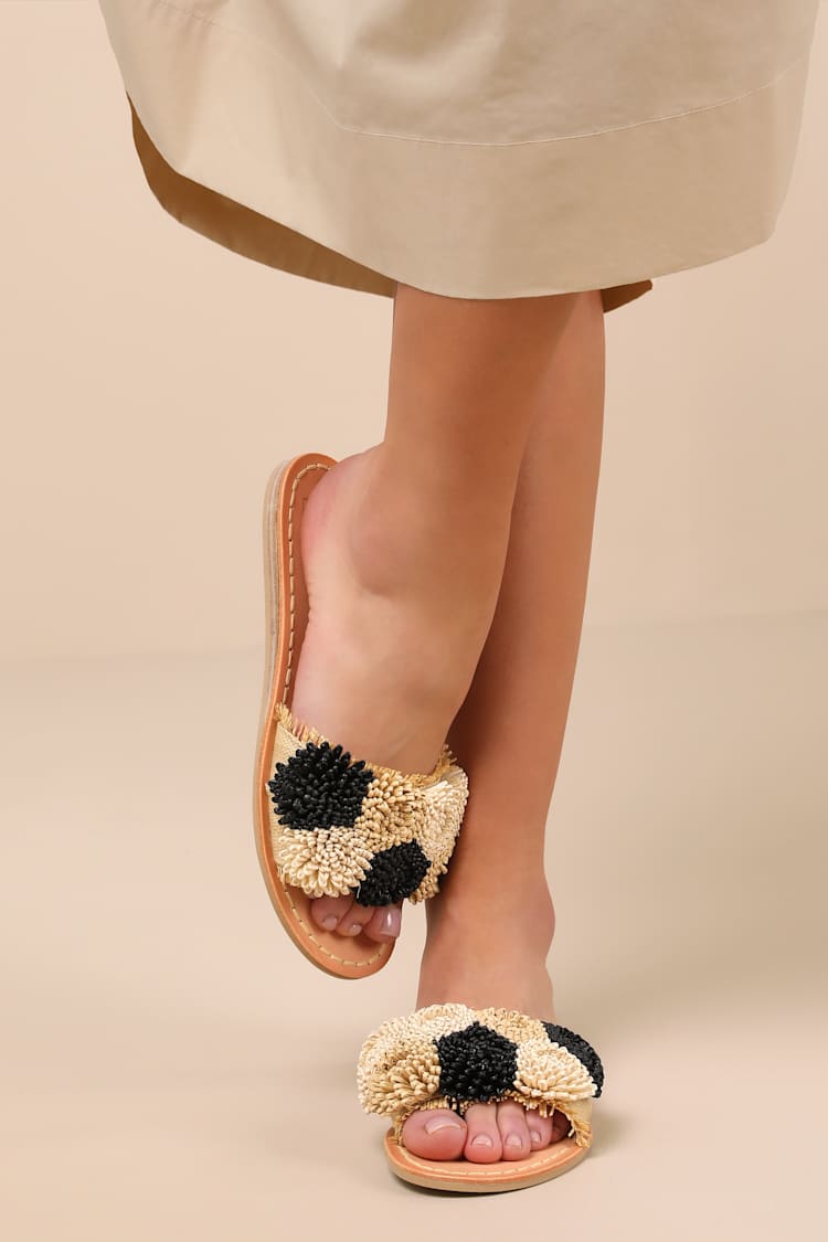 Dolce Vita Beige Raffia Slide Sandals with Black Flower Centers SIDONA SANDALS LT NATURAL RAFFIA – Dolce Vita main image 3