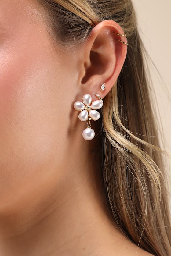 Ivory Pearl Flower Earrings - Pearl Earrings - Flower