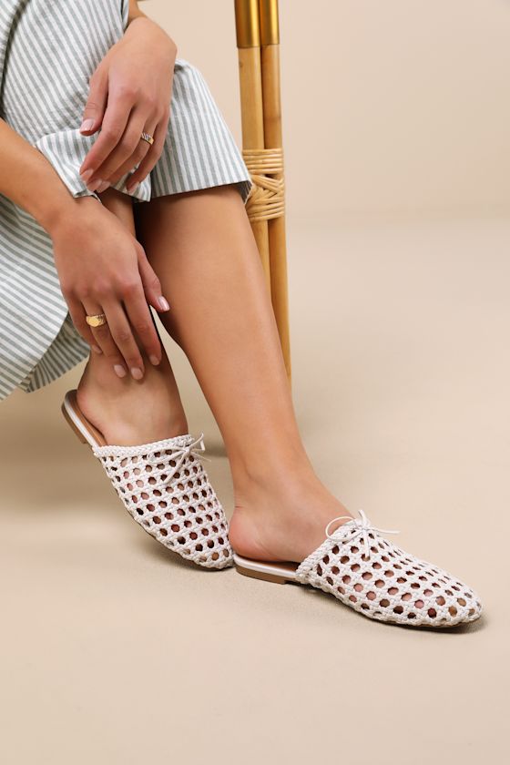 Lulus Alexine White Woven Raffia Flat Slides In White