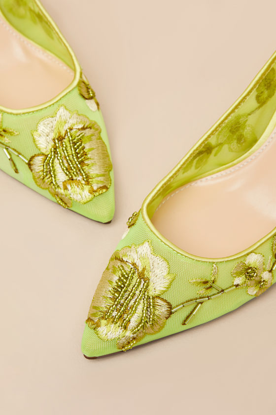 BETSEY JOHNSON SB-PAGE CITRON FLORAL EMBROIDERED MESH SLINGBACK PUMPS