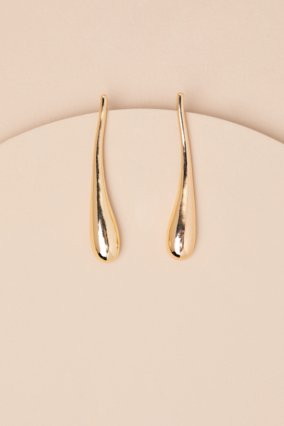 Lulus Voguish Destiny Gold Drop Earrings In Gold
