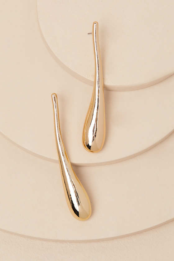 Lulus Voguish Destiny Gold Drop Earrings In Gold