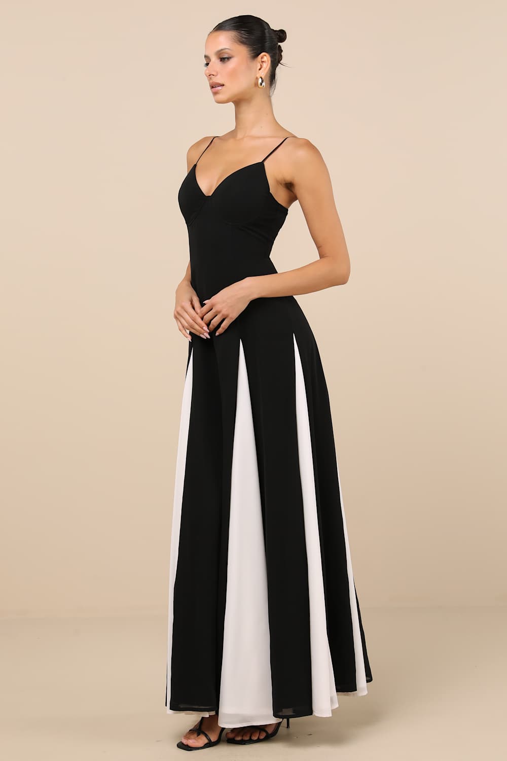 Elisha Black and White Sleeveless Maxi Dress
