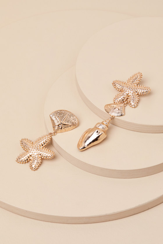 LULUS ASTERIAS GOLD STARFISH MISMATCH STATEMENT EARRINGS