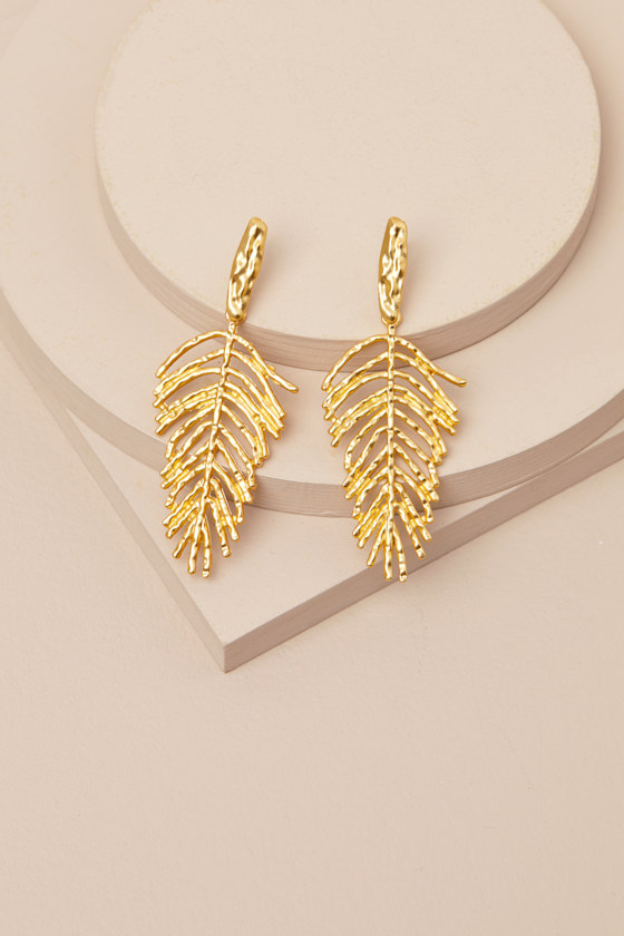 LULUS KAEDE GOLD LEAF DROP EARRINGS