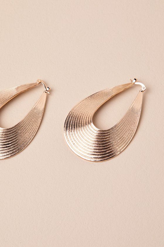 Shop Lulus Demetria Gold Textured Geometric Hoop Earrings