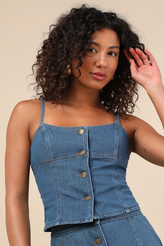 LULUS KAMILE BLUE CHAMBRAY BUTTON-FRONT TANK TOP