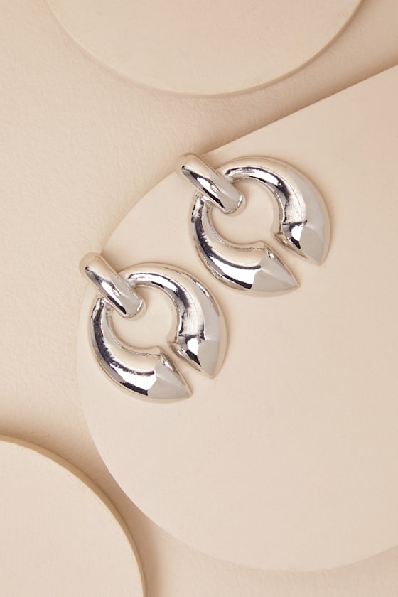 LULUS HANIA SILVER CHUNKY DOOR KNOCKER EARRINGS