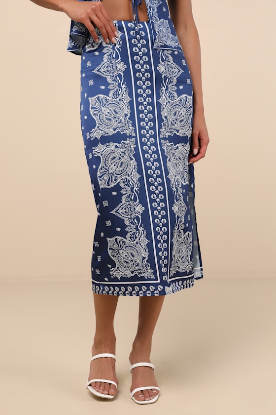 LULUS CALYPSO BLUE BANADANA PRINT SATIN MIDI SKIRT