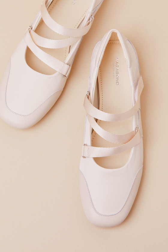 Vagabond Shoemakers Hillary Off White Leather Strappy Flats In White