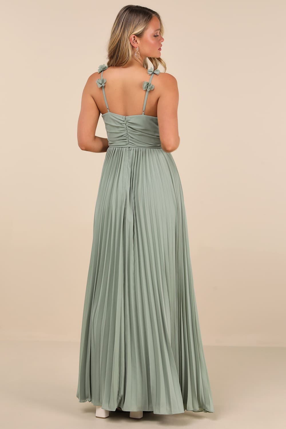 Cute Dresses, Tops, Shoes & Clothing for Women