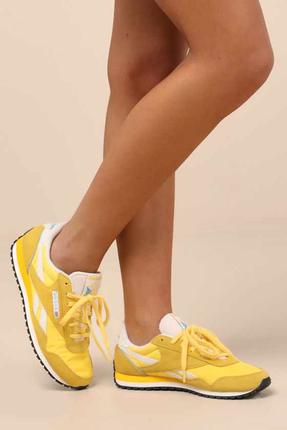 Reebok Classic AZ - Golden Haze Lace-Up Sneakers - Suede Sneakers
