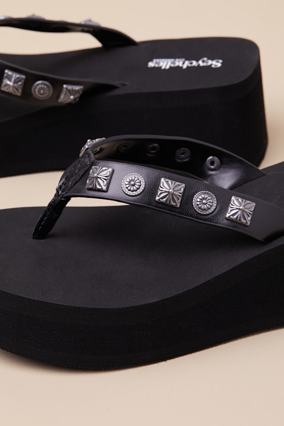 SEYCHELLES SKYSCRAPER BLACK STUDDED PLATFORM THONG SANDALS
