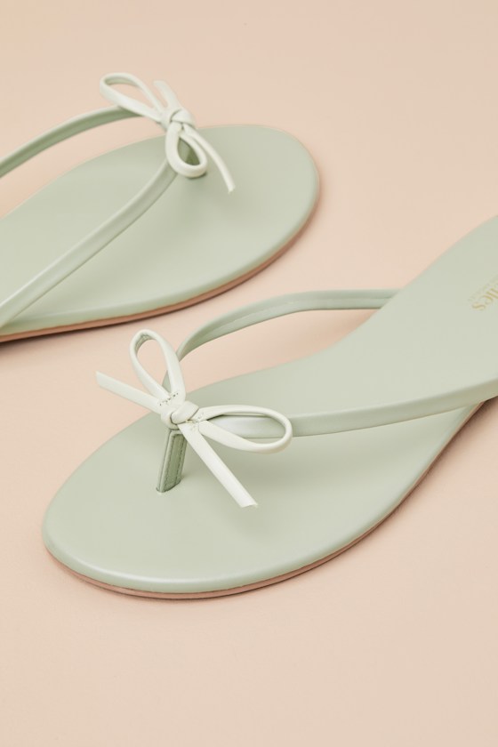 SEYCHELLES WISH LIST SEAFOAM VEGAN LEATHER BOW THONG SANDALS