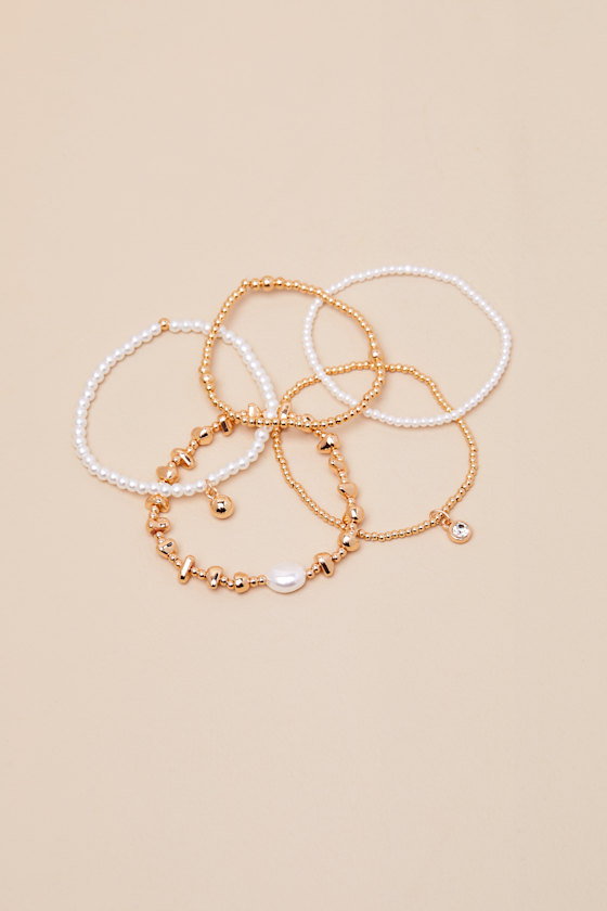 Lulus Giginna Gold And White Beaded Five-piece Bracelet Set