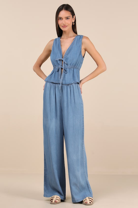 Lulus Maldwyn Blue Chambray Sleeveless Tie-front Top