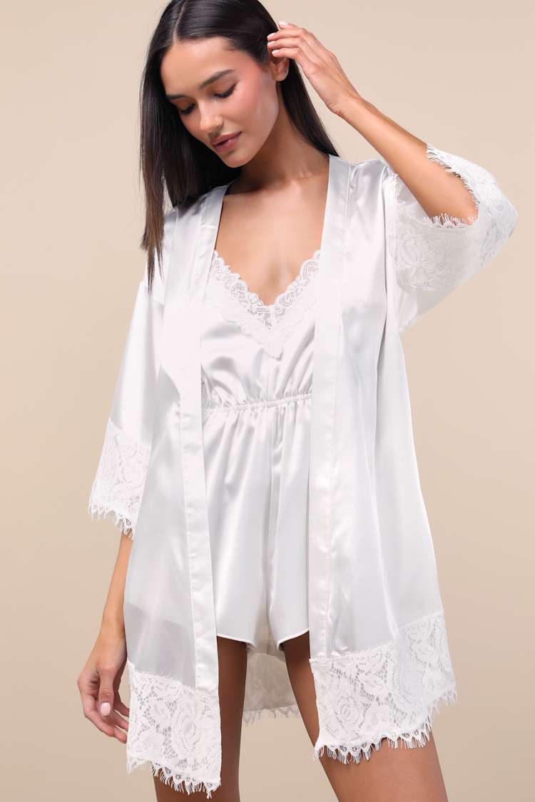 All A Dream Ivory Lace Satin Short Robe