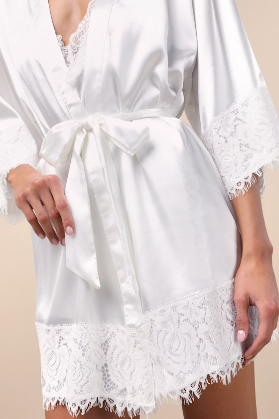 All A Dream Ivory Lace Satin Short Robe - thumbnail 4