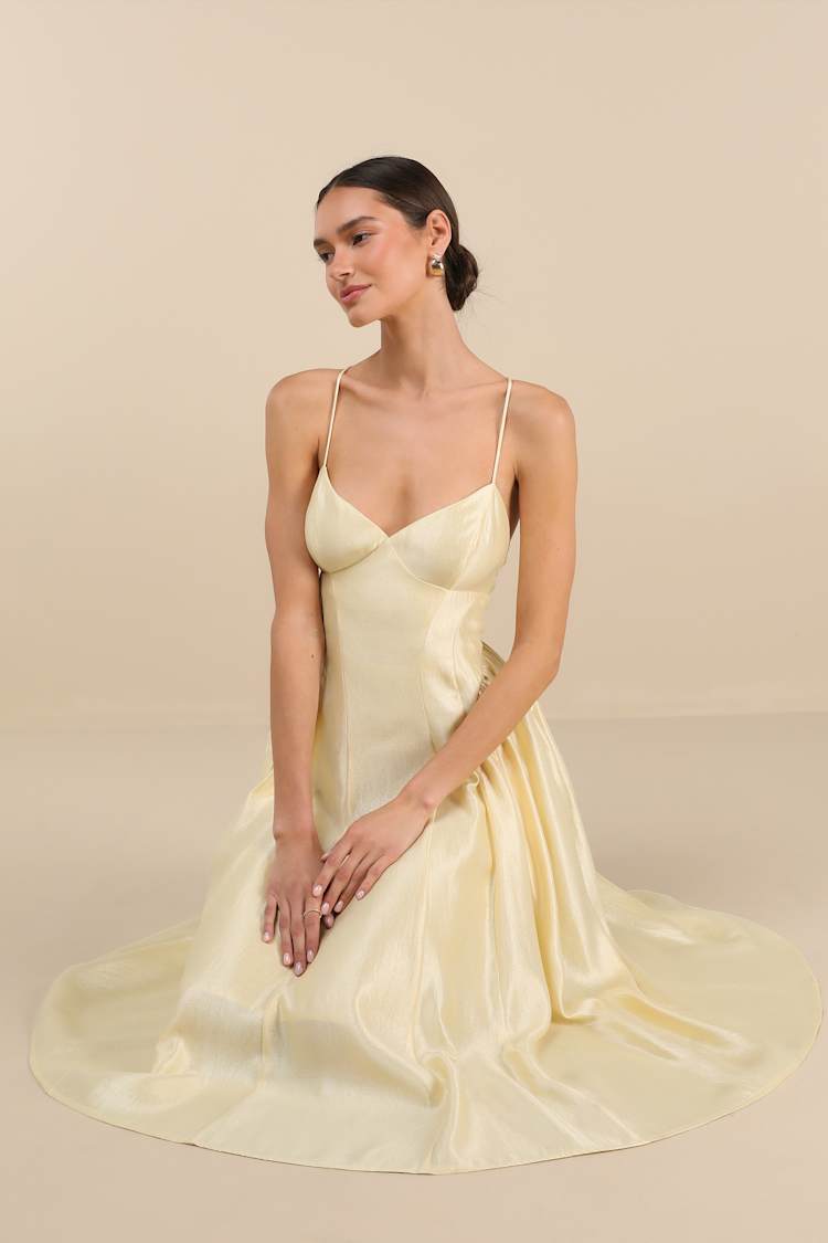 Paride Shiny Light Yellow Gathered Lace-Up Midi Dress
