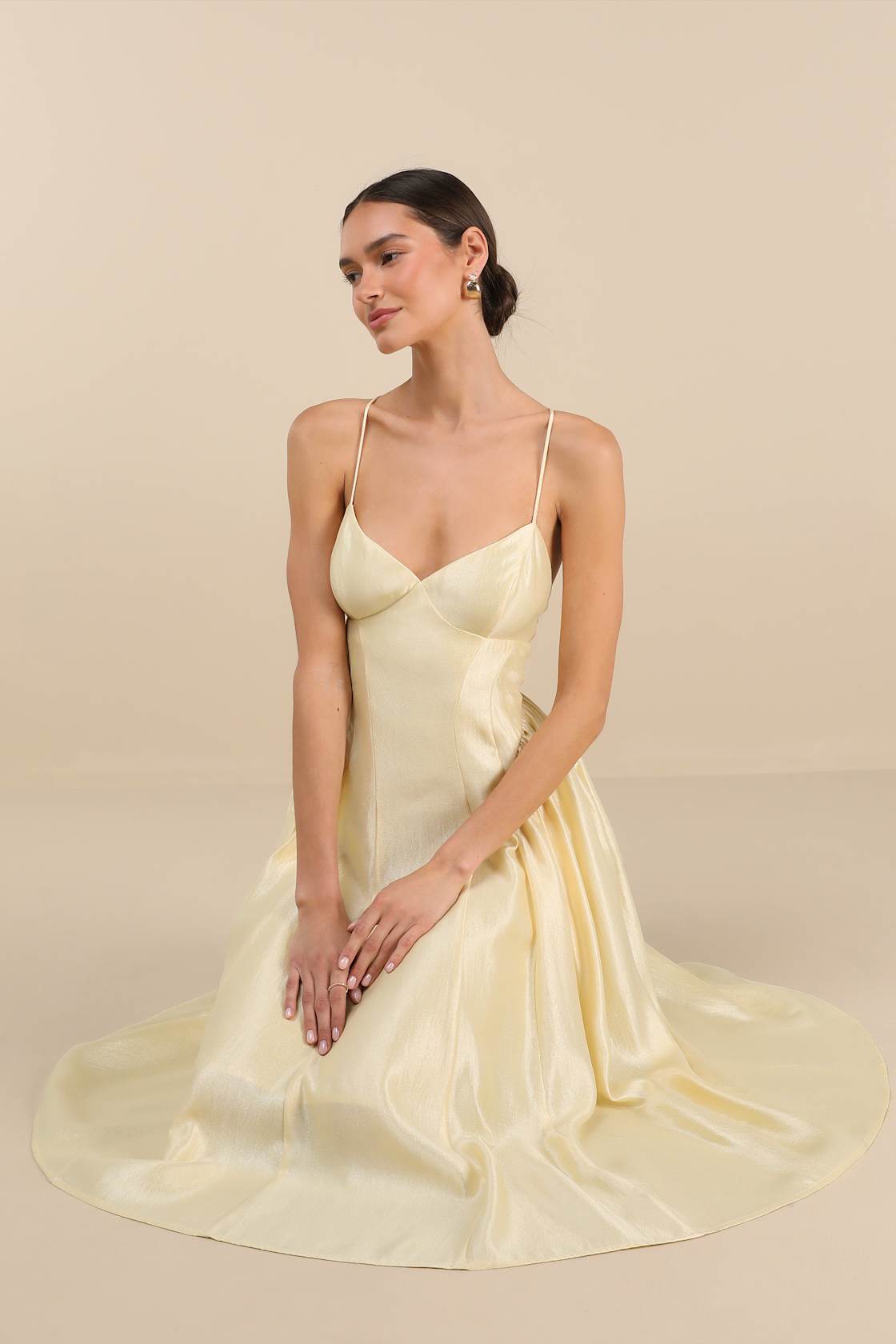 Paride Shiny Light Yellow Gathered Lace-Up Midi Dress