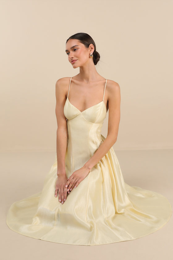 Paride Shiny Light Yellow Gathered Lace-Up Midi Dress 5